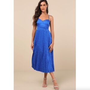Lulus Regal Romance Blue Floral Satin Jacquard Pleated Midi Dress Women's Small